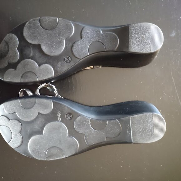 MATISSE Silver/ Gray Leather Flower Rhinestone Sandal SZ 7 Made In Italy - Picture 5 of 5